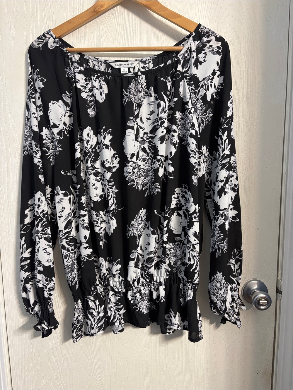 Counterparts Black and White Floral Peasant Tunic